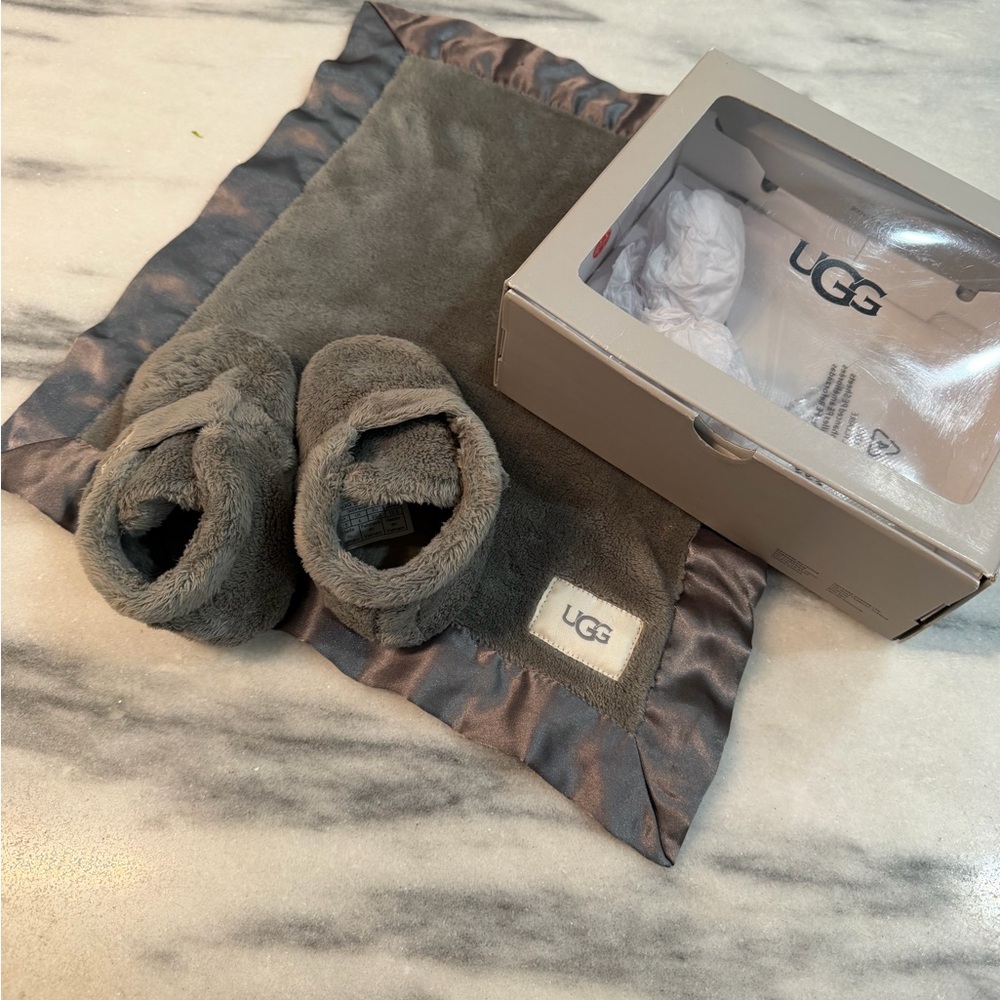 UGG Soft Gray Kids Slippers Bixbee and Lovey size 4/5 - Picture 8 of 12